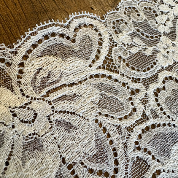Ivory / Greige Vintage Floral “Carnation” Nottingham Leaver's Lace (13cm Wide)- 1m
