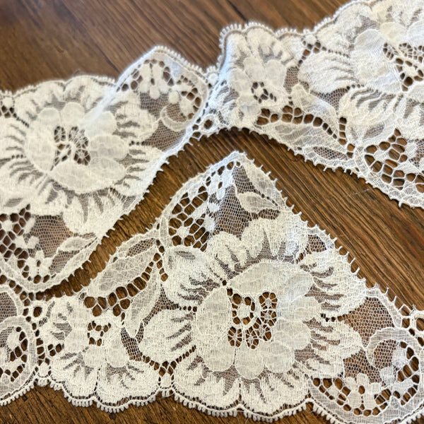 Ivory / Greige Vintage Floral “Peony” Nottingham Leaver's Lace (13cm Wide)- 1m