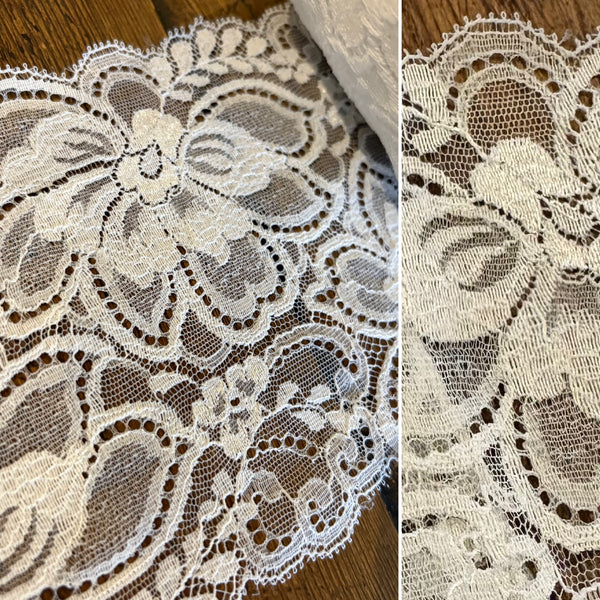 Ivory / Greige Vintage Floral “Carnation” Nottingham Leaver's Lace (13cm Wide)- 1m