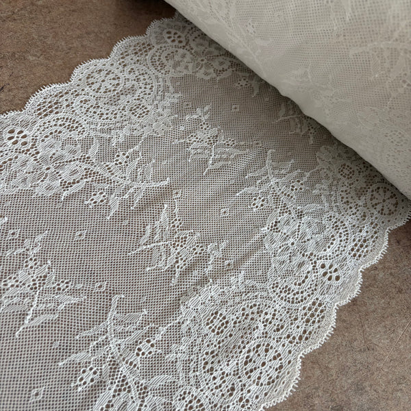 Ivory Floral “Wheel” Stretch Galloon Lace (24.5cm Wide) - 1m