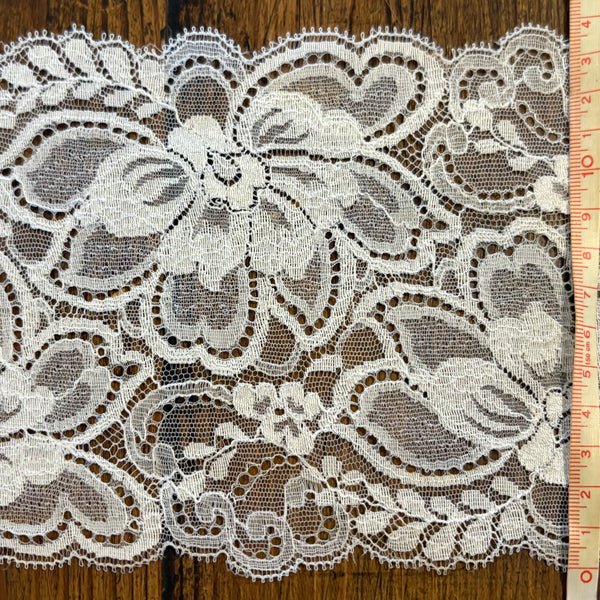 Ivory / Greige Vintage Floral “Carnation” Nottingham Leaver's Lace (13cm Wide)- 1m