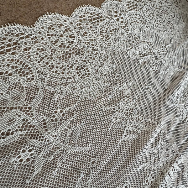 Ivory Floral “Wheel” Stretch Galloon Lace (24.5cm Wide) - 1m