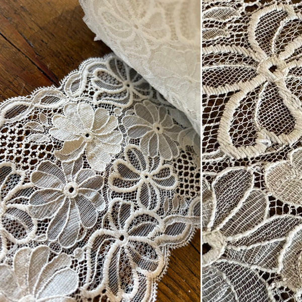 Ivory / Greige Vintage Floral “Daisy” Nottingham Leaver's Lace (13cm Wide)- 1m