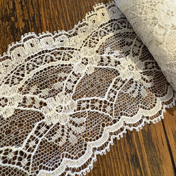 Ivory / Greige Vintage Floral “Rose Arch” Nottingham Leaver's Lace (6.4cm Wide)- 1m