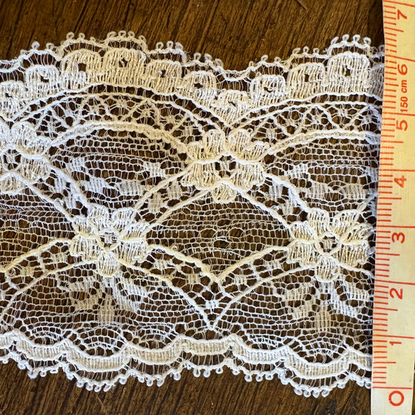 Ivory / Greige Vintage Floral “Rose Arch” Nottingham Leaver's Lace (6.4cm Wide)- 1m