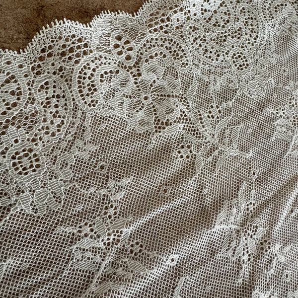 Ivory Floral “Wheel” Stretch Galloon Lace (24.5cm Wide) - 1m