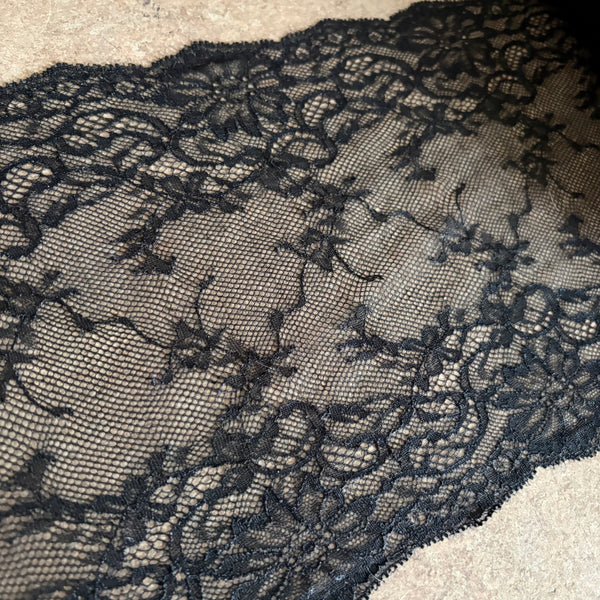 Black Floral Rigid Sophie Hallette Galloon Lace (22.5cm Wide) - 1m