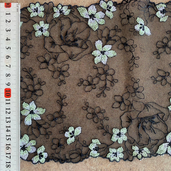 Bordure de galon brodée florale pétale noir et aqua « dentelle » (18 cm de large) - 1 m