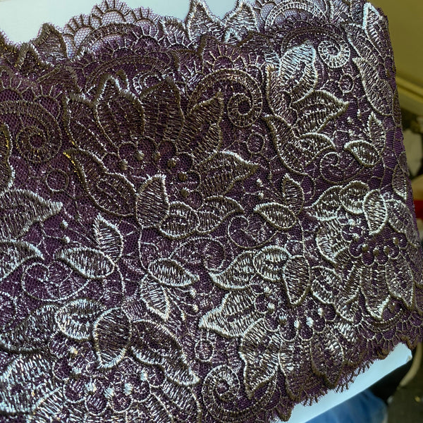 Fil miroir floral de mûre brillante, bordure de galon à broder « dentelle » (15 cm de large) - 1 m