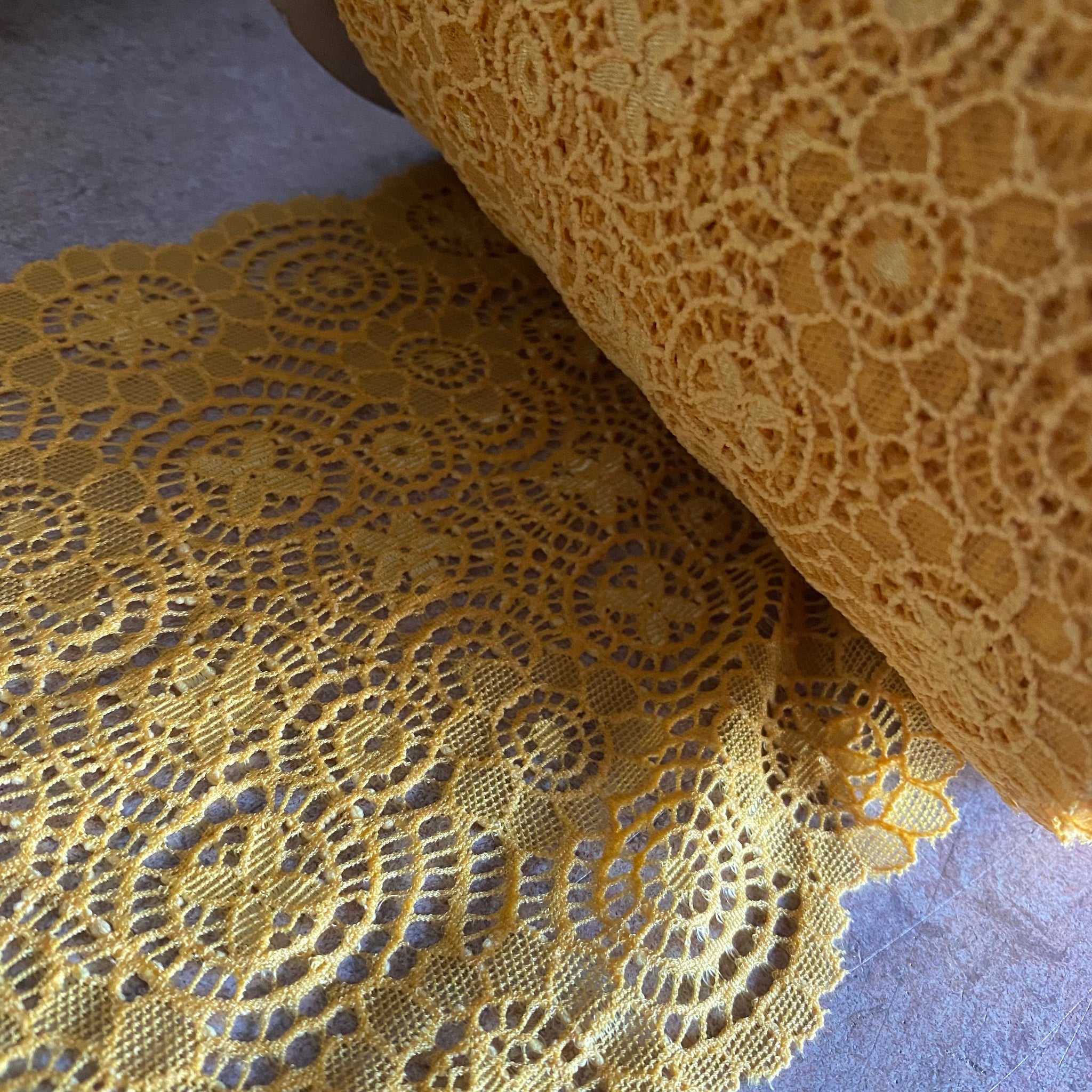 “Old Gold” Chanty Stretch Galloon Lace (16cm Wide) - 1m