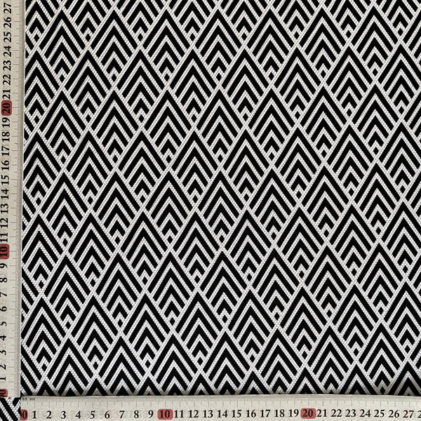 Tissu Lycra imprimé texturé gaufré carré diamant noir et blanc 1m