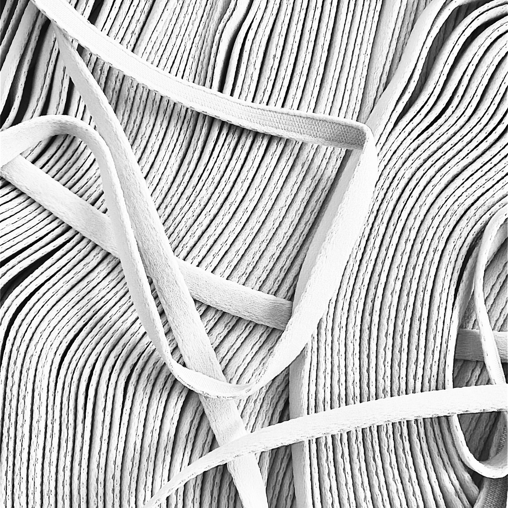 Canalisation de boîtier en fil de peluche « Fortitube » noir et blanc de 10 mm - (10 m)